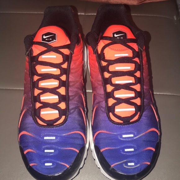 boys nike tns